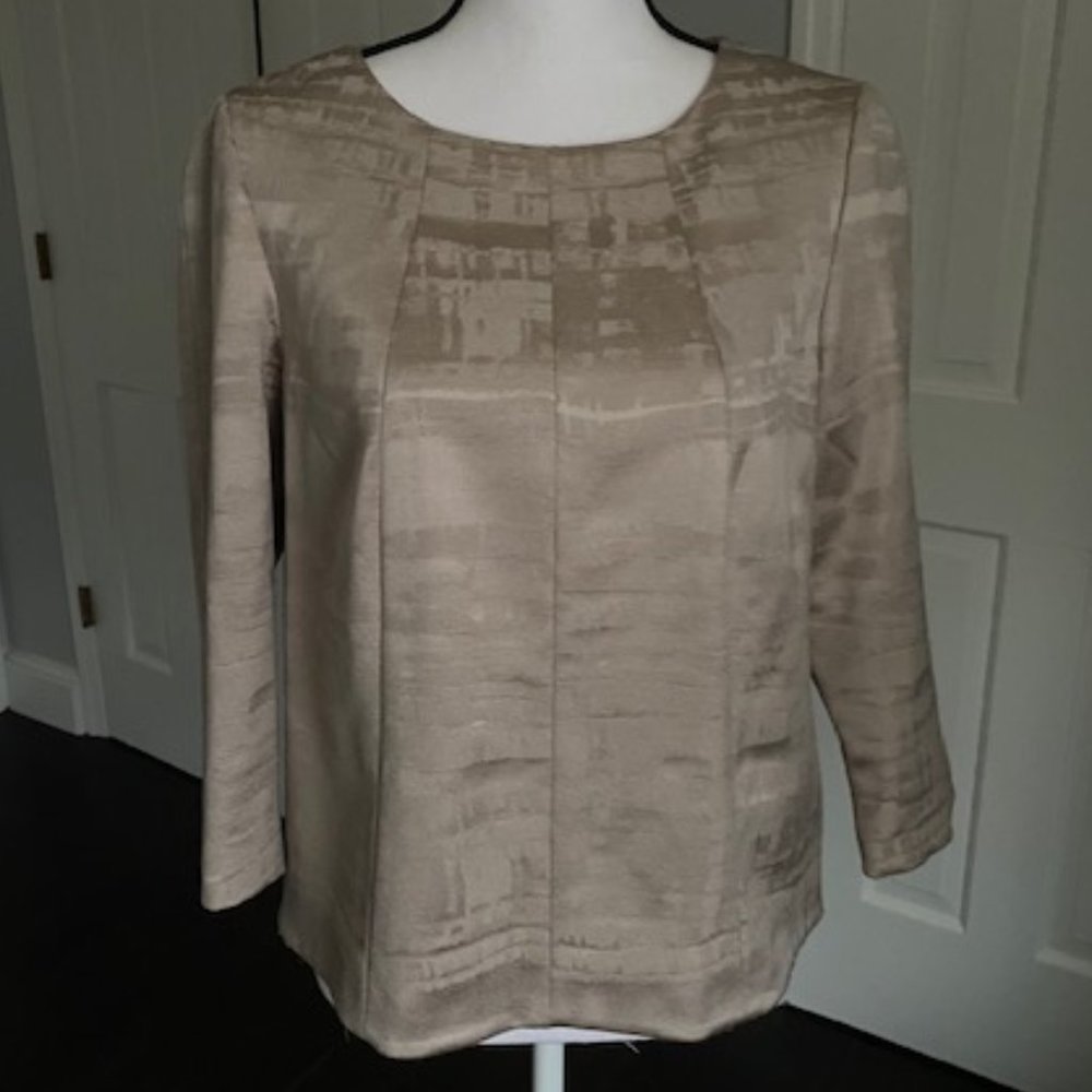 Woman's Fully Lined Jacquard Top